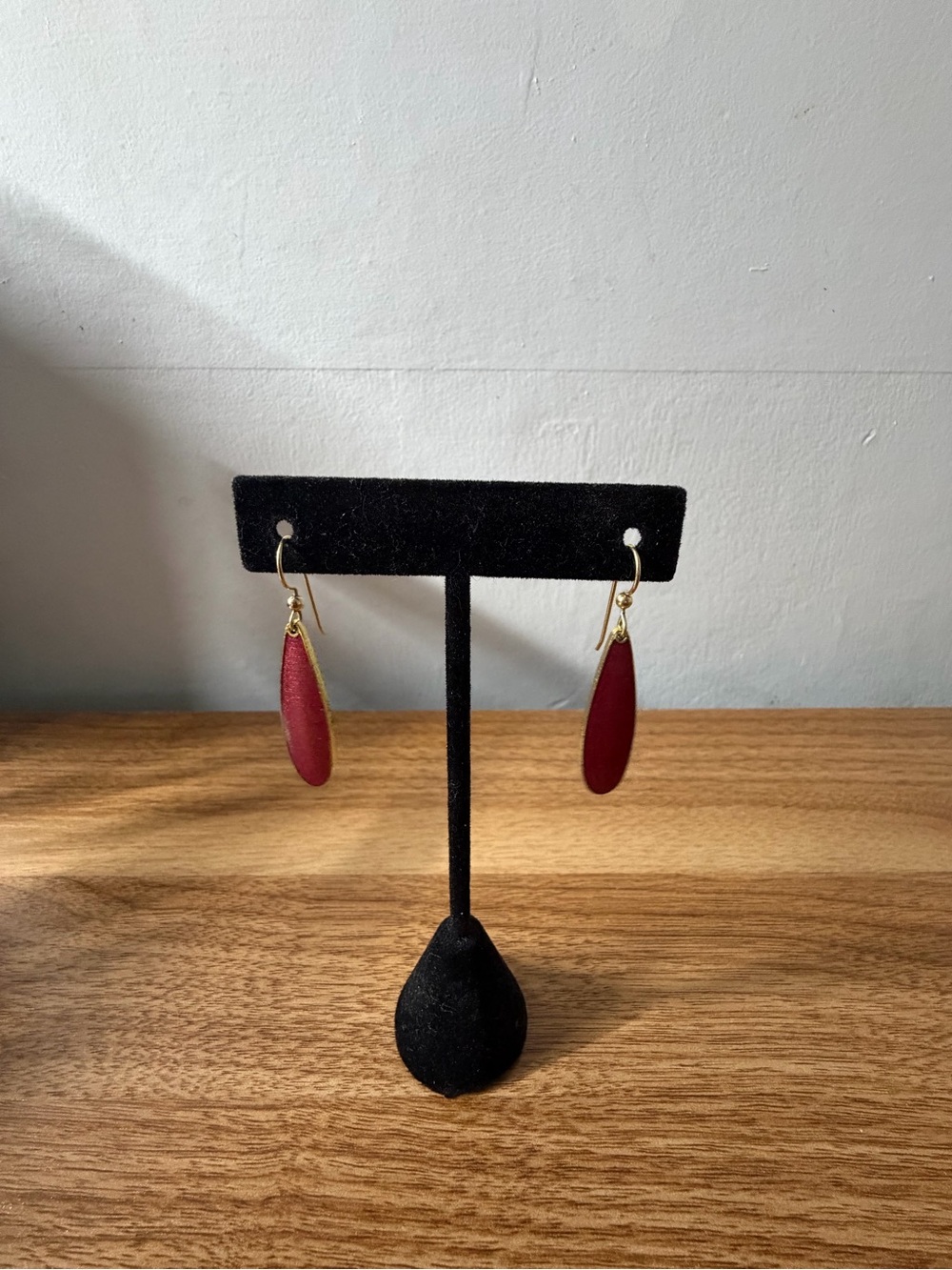 Elegant Red Teardrop Dangle Earrings - Gold Accent